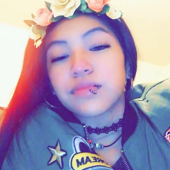 Meet your Posher, Ciana - Picture 1 of 1